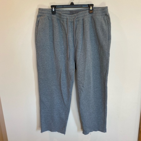 Abercrombie & Fitch Soft AF Essentials Mens Gray Sweatpants Xxl Raw Hem Cropped - Picture 1 of 7